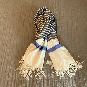 Gap Scarf